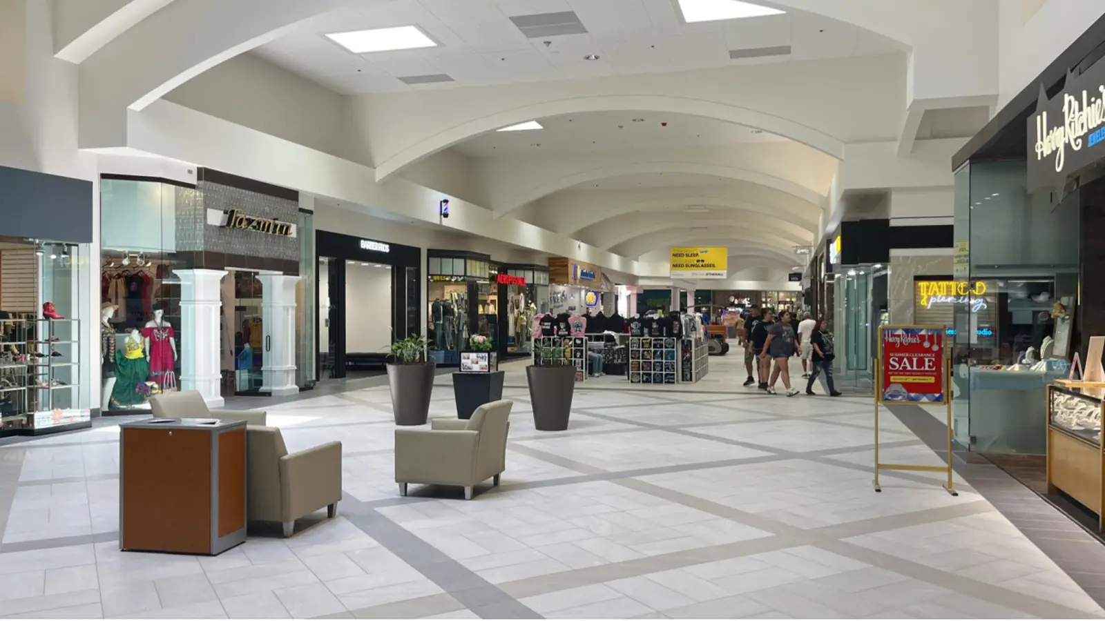 Columbia Center Kennewick common area renovation by Architecture Design Collaborative