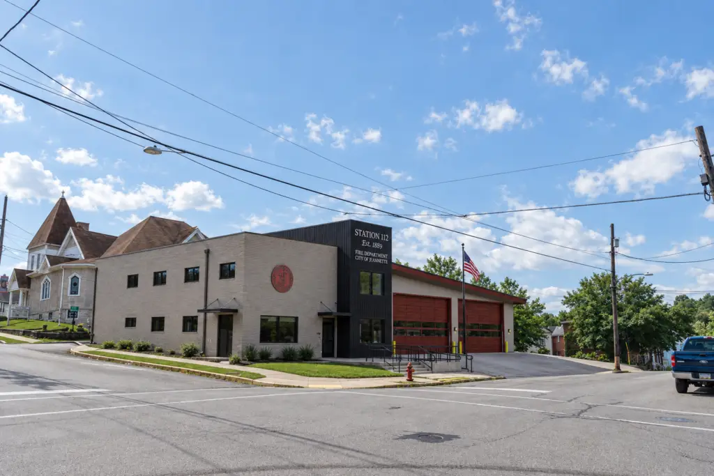 ADC designed a new 8,000 SF fire station for the City of Jeannette with four apparatus bays, firefighter living areas, and community space.